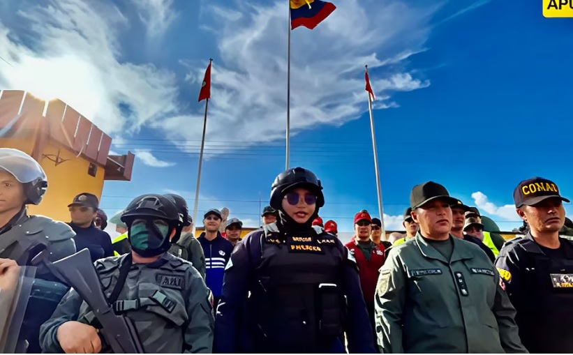 Milicianas venezolanas encabezan campaña en contra de la líder opositora María Corina Machado.
